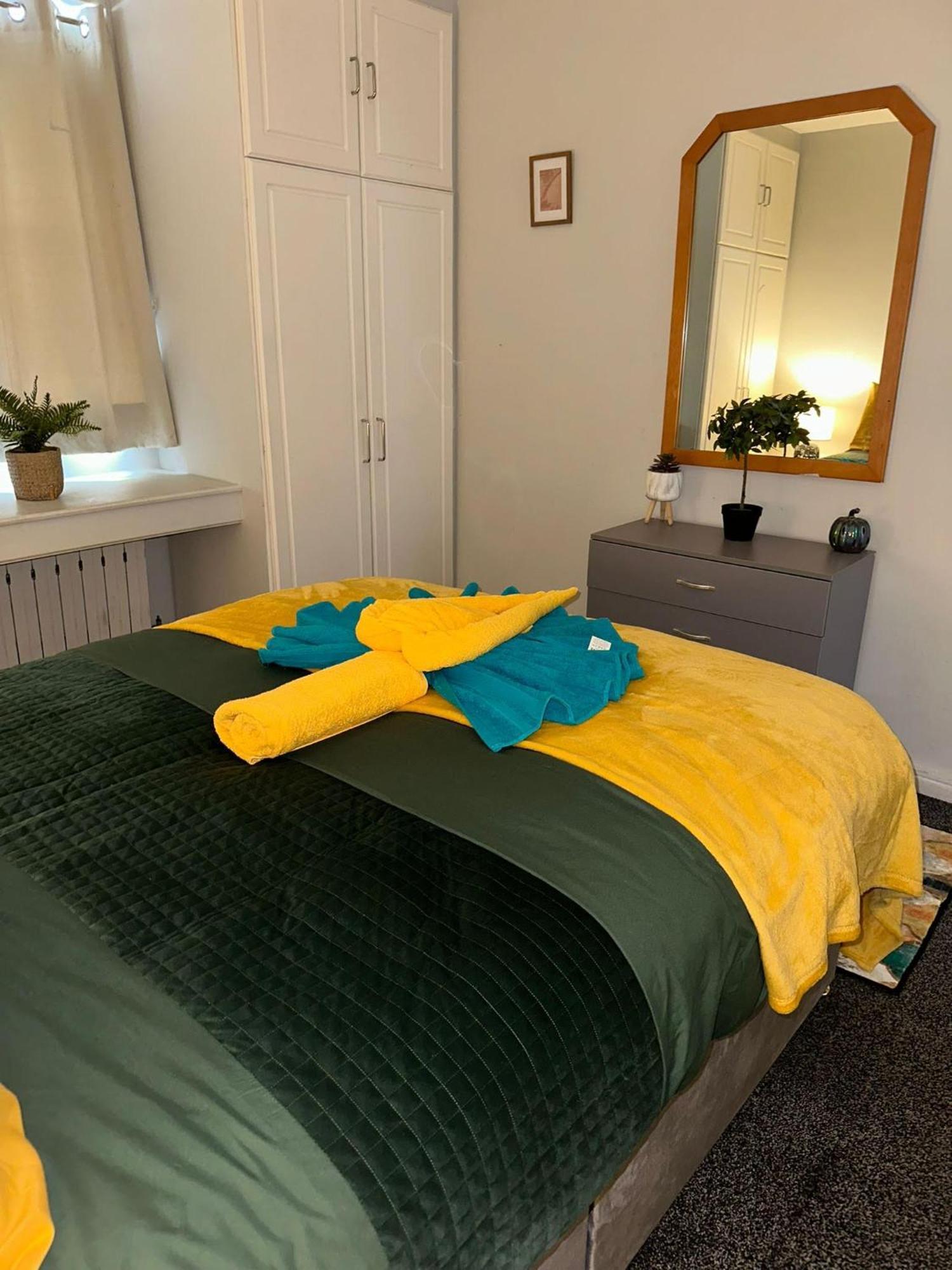 Cosy Private Two Bedroom Apartament In Kensinghton Can Fit Up To 8 Guests London Bagian luar foto